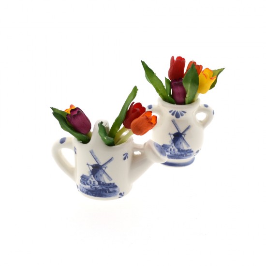 Fridge magnet with a Delft blue vase with colored tulips