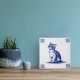 Fliese mit Delfter Blau-Dekor einer Katze. Eine schöne, robuste Fliese aus Delfter Blau-Steingut. 