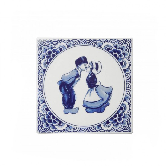 Tile with a Delft blue decoration of a kissing couple bordered with Delft flower decoration. A beautiful sturdy tile made of Delft blue earthenware. 