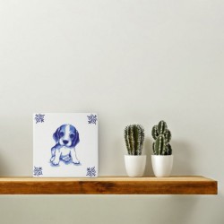 Delfter blaue Fliese mit Ochsenkopf-Eckmotiv - Hund Delfter blaue Fliese mit Ochsenkopf-Eckmotiv - Hund