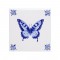 Delfter blaue Fliese mit Ochsenkopf-Eckmotiv - Schmetterling