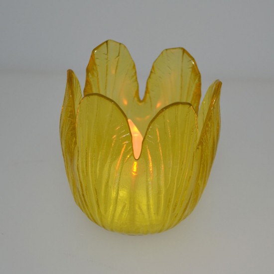 Stimmungsvolles Licht Glas Tulpen gelb. Diese schöne gelbe Tulpe ist ein luxuriöser Teelichthalter, der ein schönes weiches Stimmungslicht bietet.
