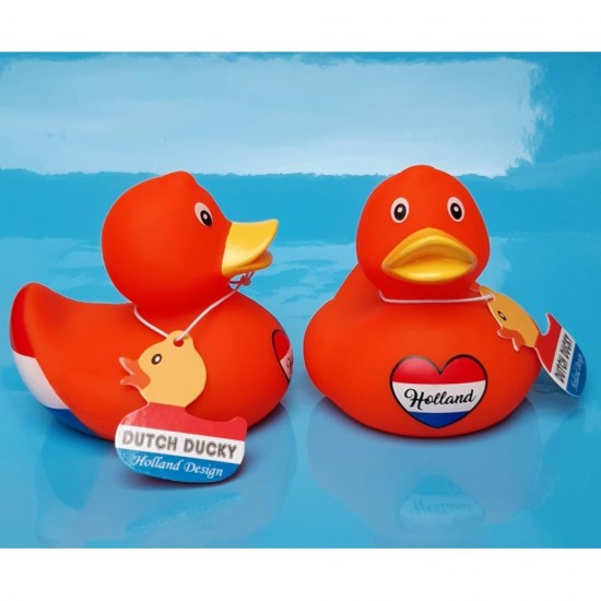 Orangefarbene Badeente verziert mit einer rot-weiß-blauen Flagge und einem Herzen mit dem Text Holland. Ein originelles niederländisches Mutterschaftsgeschenk und ein schönes Geschenk für den Gummientensammler.