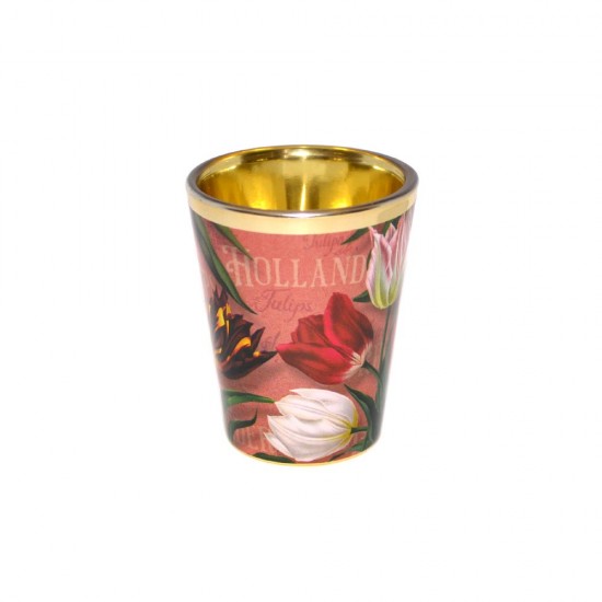 Schnapsglas dekoriert mit Tulpen auf rosa Hintergrund mit dem Text Holland Tulips.