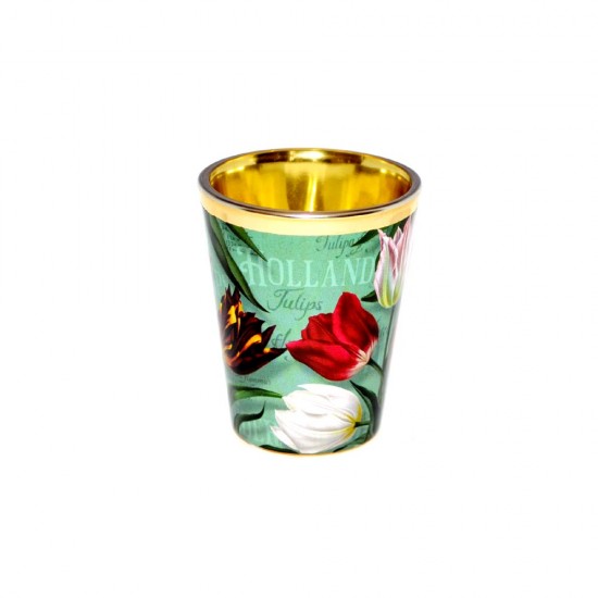 Schnapsglas dekoriert mit Tulpen auf grüner Hintergrund mit dem Text Holland Tulips.