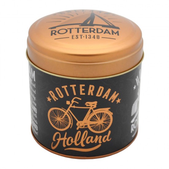 Stroopwafels in een speciaal voor Rotterdam ontworpen stroopwafelblik. Een stroopwafelblik met verschillende Rotterdam decoraties.