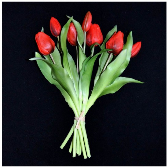 Strauß Real Touch Tulpen in der Farbe Bruegel Rot. Der Tulpenstrauß besteht aus 7 31 cm langen Tulpen in verschiedenen Blütestadien