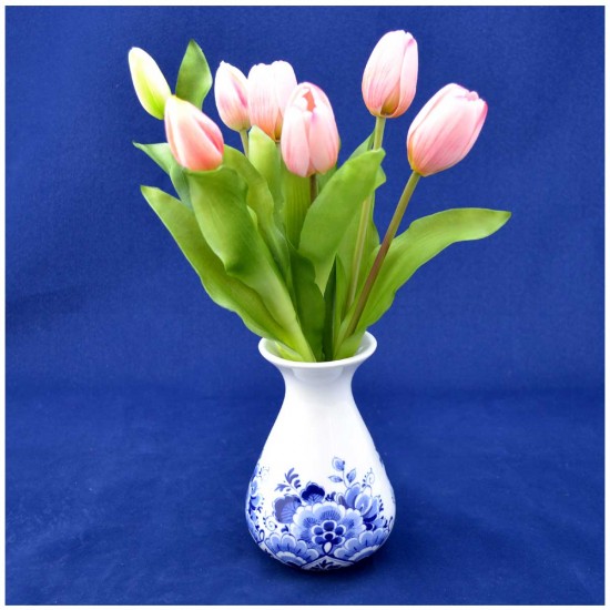 Strauß Real Touch Tulpen in der Farbe Rembrandt zartes Rosa. Der Tulpenstrauß besteht aus 7 30 cm langen Tulpen in verschiedenen Blütestadien.