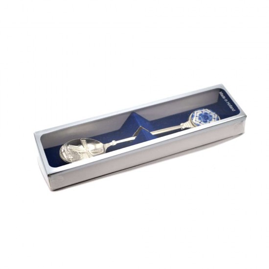 Luxuriöser Teelöffel mit einem Mini-Keramikteller in Delfter Blau mit Blumendekor und geprägter Windmühle