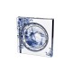 Bring a piece of Dutch tradition into your home with this beautiful Delft blue ceramic cake plate. The plate is richly decorated with classic Delft blue floral patterns and a characteristic windmill in a typical Dutch landscape.