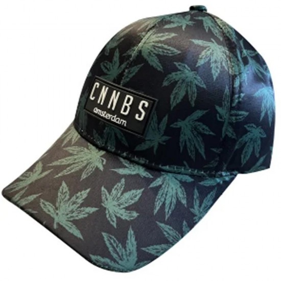 Schwarze Baseballkappe verziert mit grünen Cannabisblättern und einem Etikett mit dem Text CNNBS Amsterdam. Damit die Kappe jedem passt, ist sie hinten verstellbar.