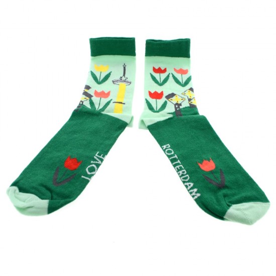 Bequeme mintgrüne Socken mit verspieltem Rotterdam-Design, dem bekannten Euromast und Tulpen sowie dem Schriftzug „Love Rotterdam“ als auffälliges Detail. Hergestellt aus einer weichen Baumwollmischung für einen bequemen Sitz, geeignet für Damen und Herre Bequeme mintgrüne Socken mit verspieltem Rotterdam-Design, dem bekannten Euromast und Tulpen sowie dem Schriftzug „Love Rotterdam“ als auffälliges Detail. Hergestellt aus einer weichen Baumwollmischung für einen bequemen Sitz, geeignet für Damen und Herre
