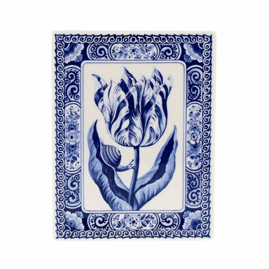Delfter Blau-Applikation mit einem wunderschönen Bild einer Tulpe, umrahmt mit verschiedenen traditionellen Delfter Blau-Dekorationstechniken