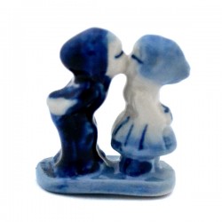 Kussend paar delfts blauw holland mini trouwbedankje Kussend paar delfts blauw holland mini trouwbedankje