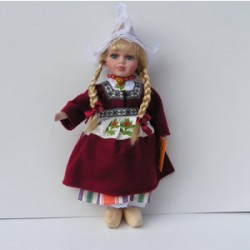 Porzellanpuppe frau bordeaux  Porzellanpuppe frau bordeaux