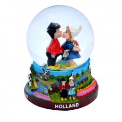 Schudbol / sneeuwbol kussend paar holland kleur Schudbol / sneeuwbol kussend paar holland kleur