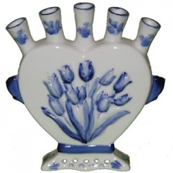 Tulpvaas hart met relief tulpen delfter blau 16.5 cm Tulpvaas hart met relief tulpen delfter blau 16.5 cm